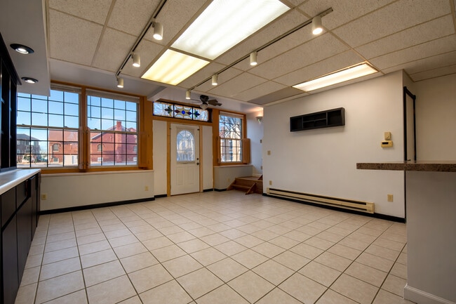 Photo - 107 W Baldwin St