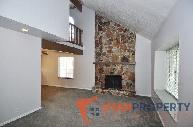 Photo - 687 E Countryside Ct