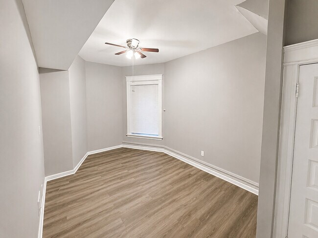 6426 S Ingleside Ave Unidad 2