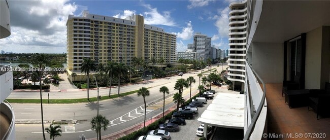 Photo - 5555 Collins Ave Unidad 7T