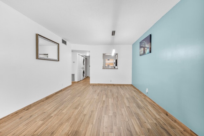 Photo - 2865 SW 22nd Ave Unidad 105