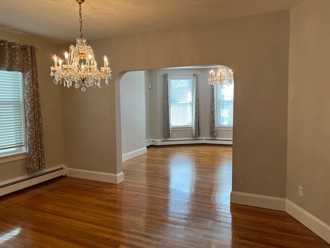 Building Photo - 81 Hampshire St Unit 1 Rental