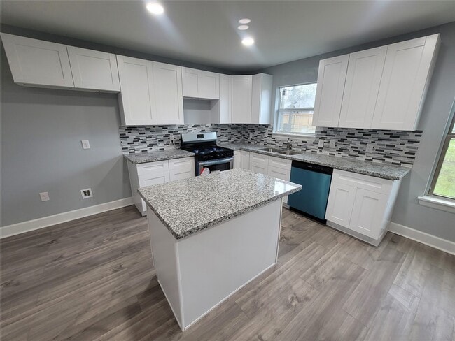 Photo - 4859 Bellnole Dr