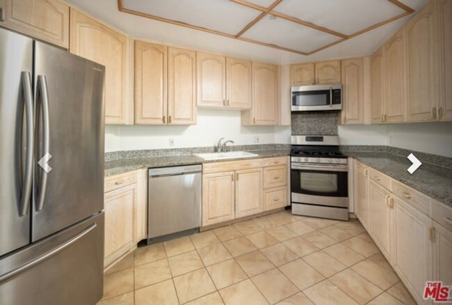 Photo - 8349 Blackburn Ave Unit 102