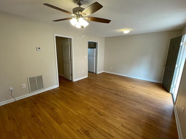 Building Photo - Cotton District 1BR | Bike to MSU | Spring '26 Lease Available Unit B4