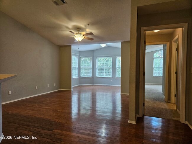 Building Photo - 13810 Sutton Park Dr N Unit 1537