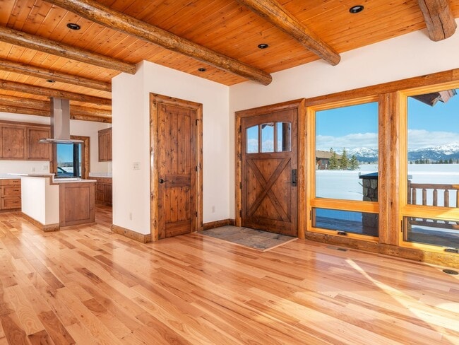 Photo - Spacious & Elegant 3-Bedroom Home – Flexib...