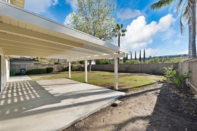 Photo - Beautiful Westlake First Neighborhood Family Home w/ Large Backyard with Panoramic Mtn Views