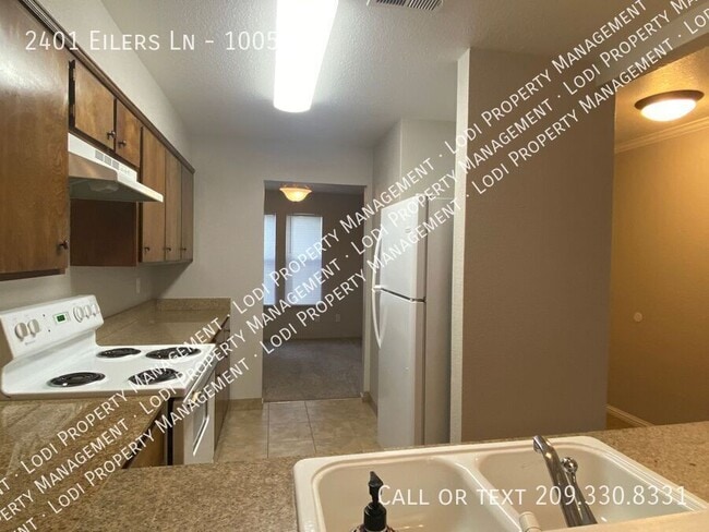 Photo - 2401 Eilers Ln