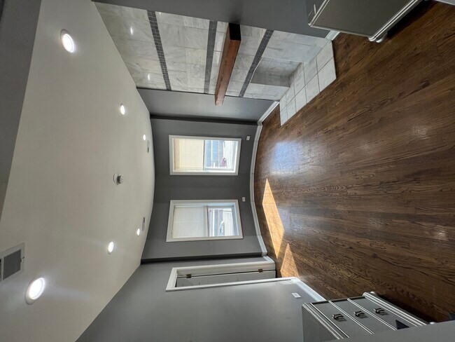 Photo - 5354 S Wells St