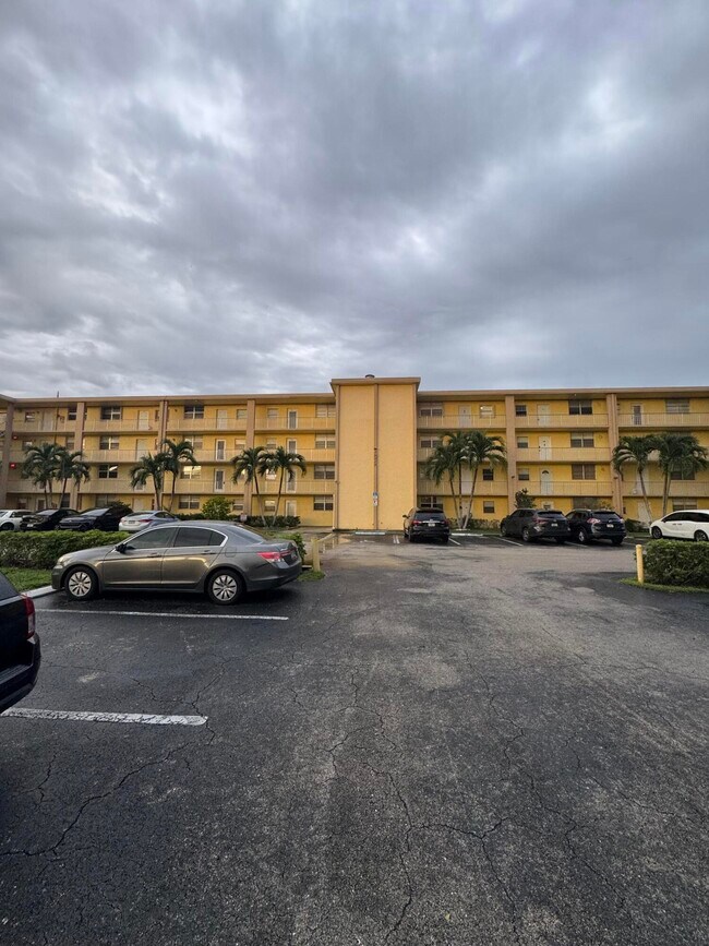 Photo - 9949 Sandalfoot Blvd Unit 515