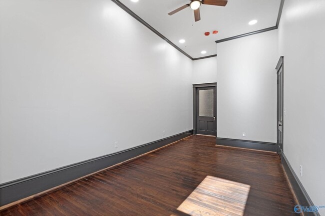 Photo - 719 Bank St NW Unit 2