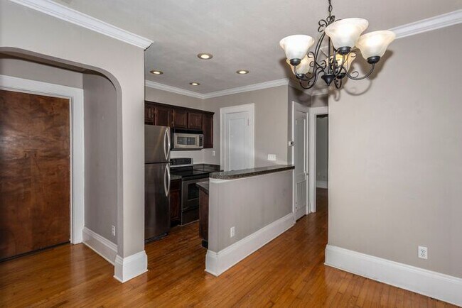 Charming Downtown Orlando 1/1 Corner Condo Near Lake Eola!