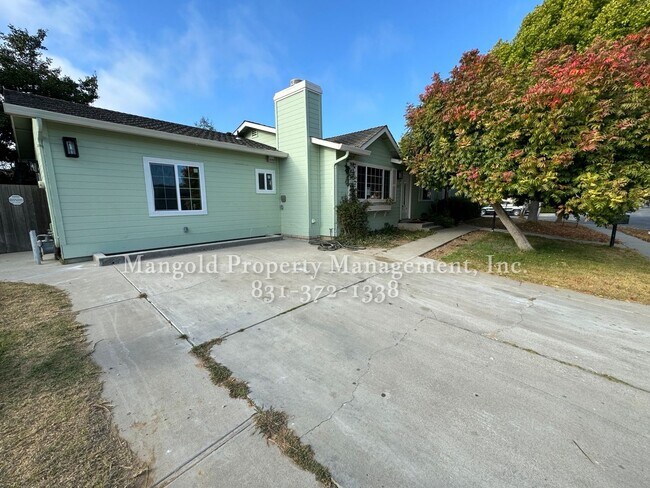 Charming 4-bedroom home located in Salinas! - Charming 4-bedroom home located in Salinas!
