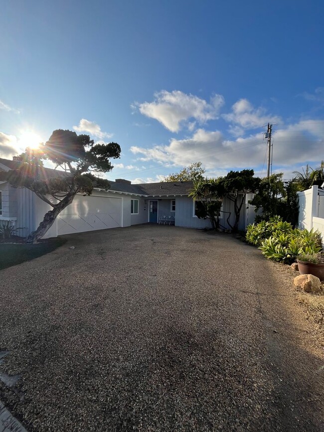 RARELY AVAILABLE! STUNNING 3BD/2BA ON CORO... - RARELY AVAILABLE! STUNNING 3BD/2BA ON CORO... House