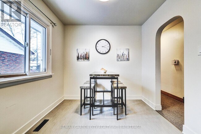 Photo - 59 Jacobson Ave