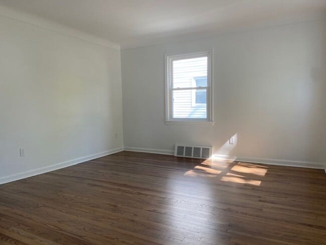 Photo - GORGEOUS 3 BED 2 BATH BUNGALOW IN ROYAL OA...