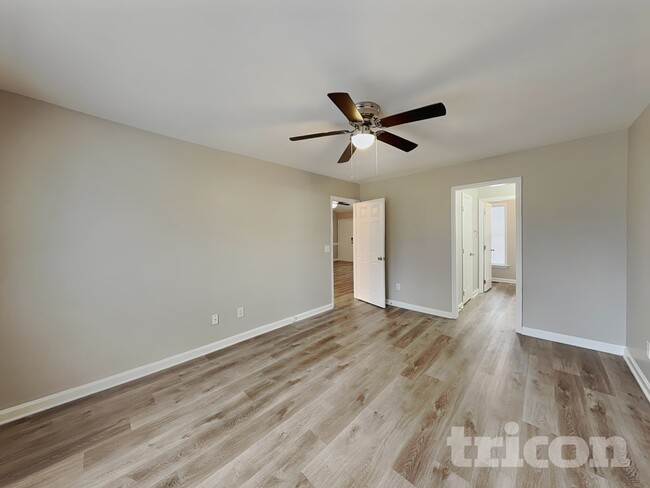 Photo - 112 Glengariff Ln