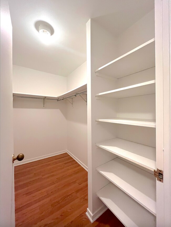 Photo - 211 E Ohio St Unidad 911