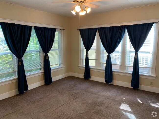 Building Photo - 93 S Duncan Ave Unit Duncan, 93 #1 Rental