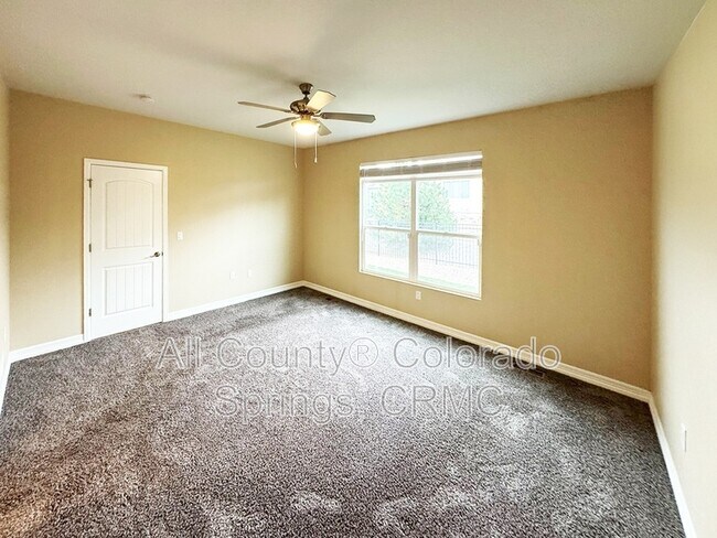 Photo - 742 Thimbleberry Point