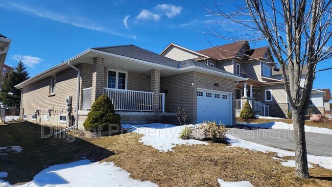 Photo - 157 Milroy Dr