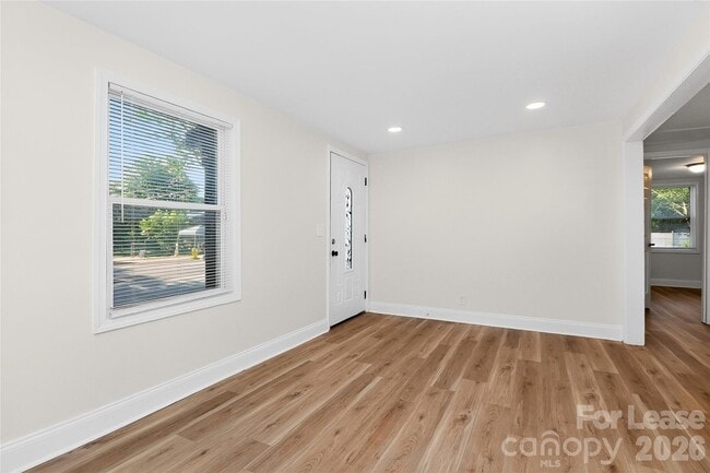 Photo - 2958 Reid Ave