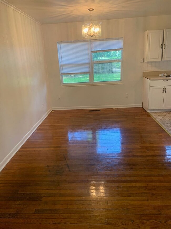 Photo - 712 Coble Dr