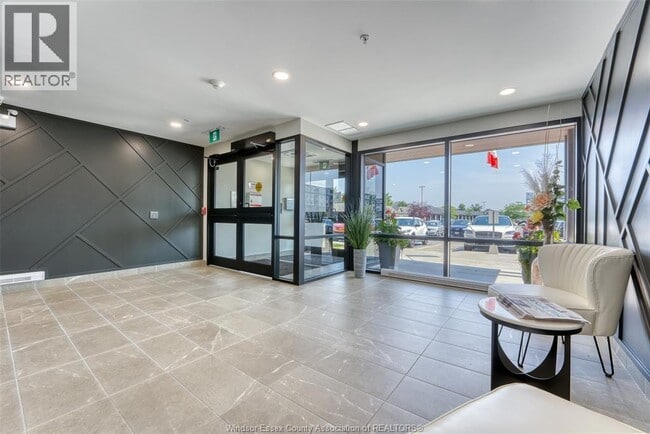 Photo - 4578 Huron Church Line Rd Unité 506