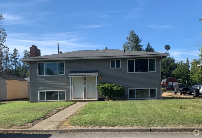 Building Photo - 610 Villard St Rental