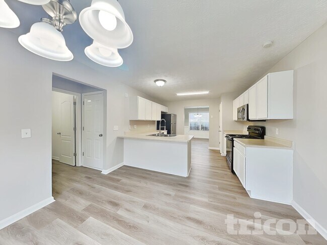 Photo - 35 Trelawney Ln