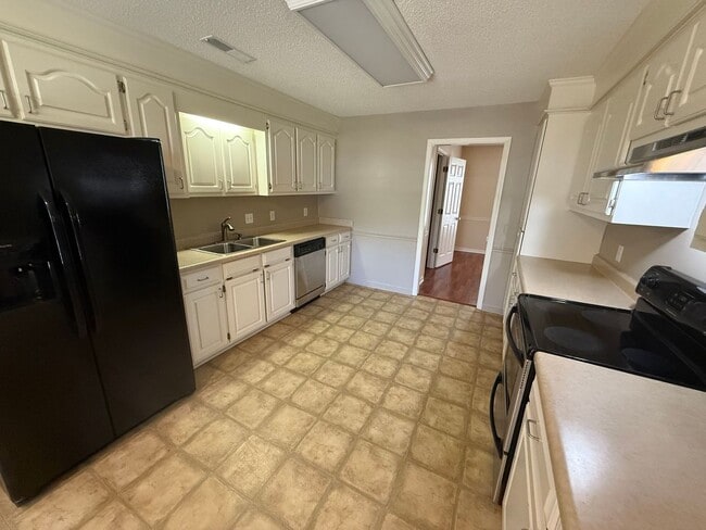 Photo - Beautiful Home in Wintergreen Subdivision!