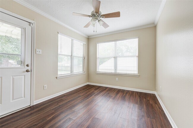 Building Photo - 1206 Grunwald Heights Blvd