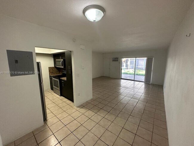 Photo - 11945 NE 19th Dr Unit 2