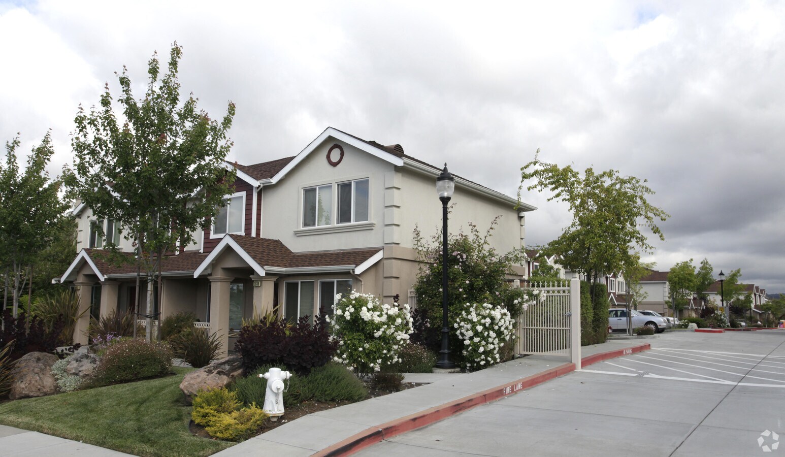 2834 - 2878 Grove Way - Camelot Village Townhomes