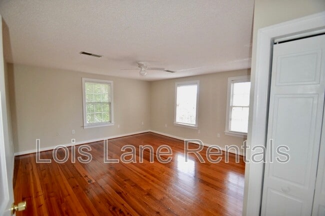 Photo - 49 Charlotte St