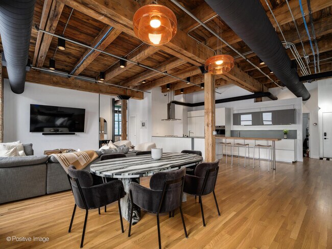 Photo - 312 N May St Unit 5G