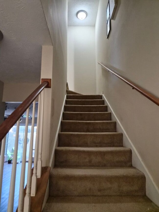 Photo - 1008 Chinook St