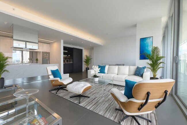 120 Ocean Dr Unit 700