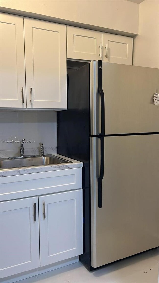 Photo - 550 NE 44th St Unit M2