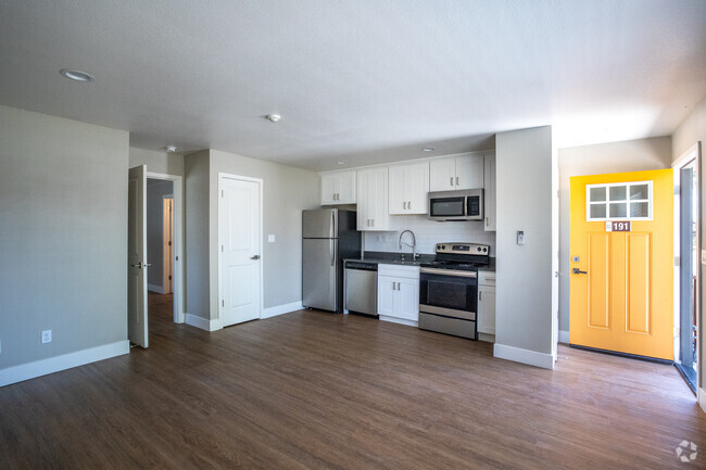 1BR, 1 BA 540SF - Kitchen - Access @ Rohnert Park Rental