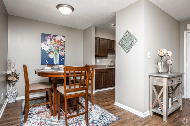 2BR, 1.5BA - 929 SF - Fieldcrest