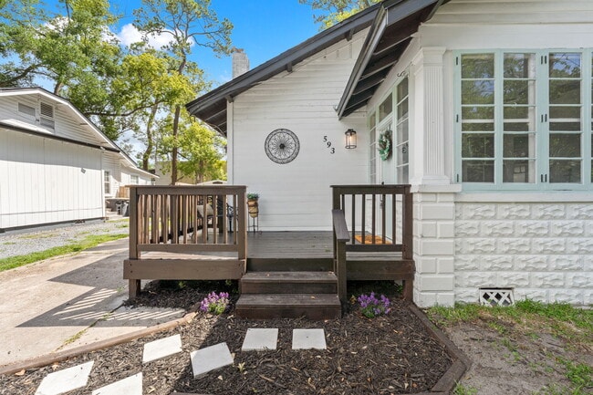 593 Talbot Ave