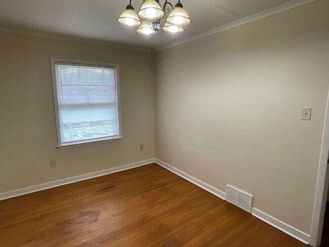 Photo - 1939 Driftwood Ave