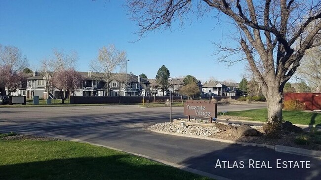 Photo - 1101 S Yosemite Way