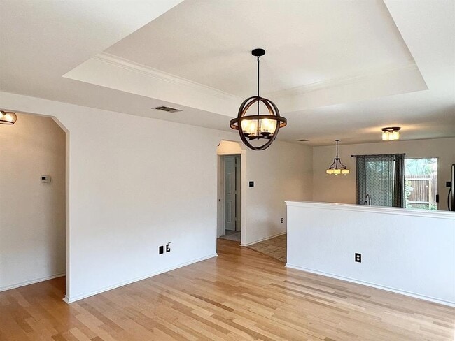 Photo - 5648 Brougham Way