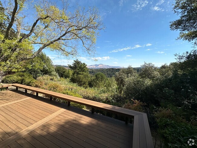 Building Photo - 4 Bed 3 Bath Single Family Home In Orinda