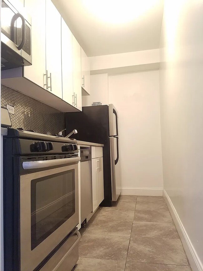 Photo - 445 E 77th St