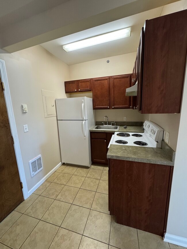 Photo - 422 Main St Unidad 2A Rental