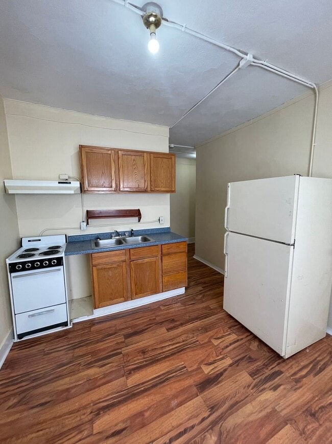 Whitestone Manor Apartments